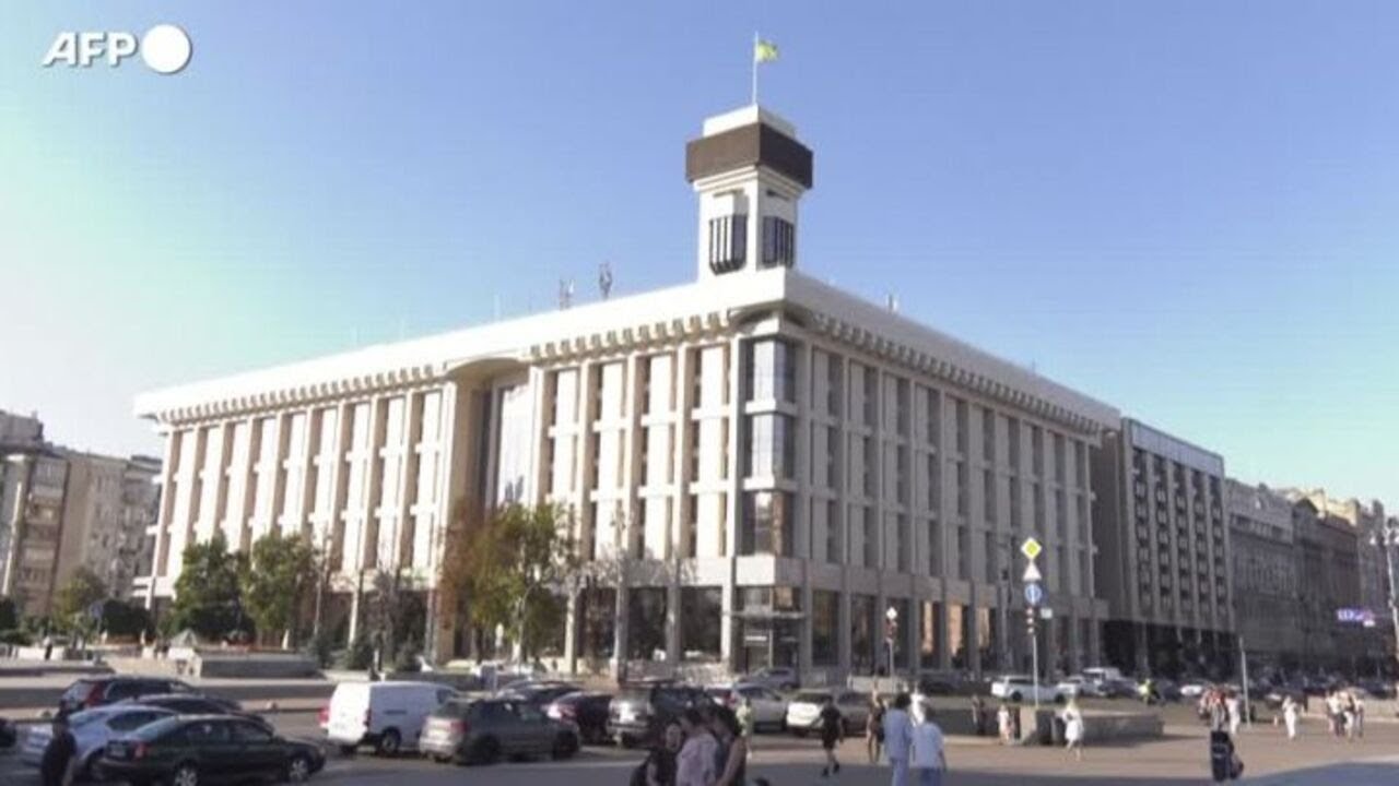 Scettiscismo e rassegnazione tra gli ucraini per l'incontro Trump-Putin