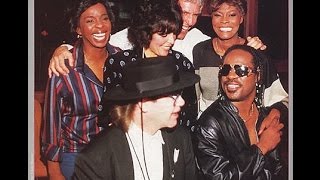 That&#39;s What Friends Are For - Elton John, Dionne Warwick, Gladys Knight  &amp; Stevie Wonder 1985