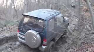 preview picture of video 'Mitsubishi PAJERO MINI VR II SUPER OFF Road uphill in the mud'
