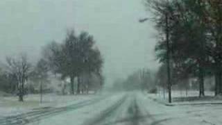 preview picture of video 'Snowy day in Bartlesville OK Cherokee Ave'