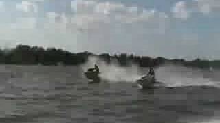 preview picture of video 'Sea doo vs Yamaha Fox Lake 07-13-2008'