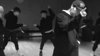 Download lagu iKON - BLING BLING 'JUNHOE FOCUS' DANCE PRACTICE mp3