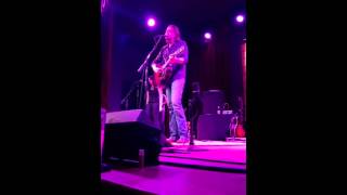 Hayes Carll &Aubrie Sellers Love don't let me down