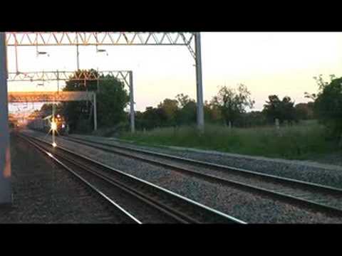 66422 and 66414 on 4S45, 18:30, Daventry - Mossend intermodal