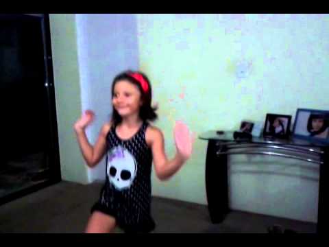 Eu dançando Just Dance 4