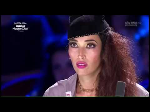 Thamaak e il rito indiano su Claudio Bisio   Italia's Got Talent 2016