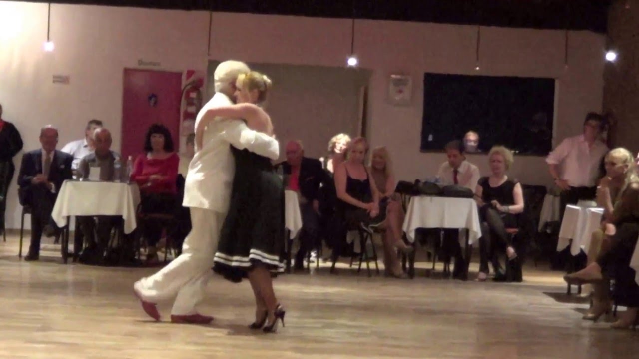 Alejandra Mantiñan & Jorge Garcia "Milonga del Recuerdo" D'Arienzo -  Echague (08-05-16) 3/4