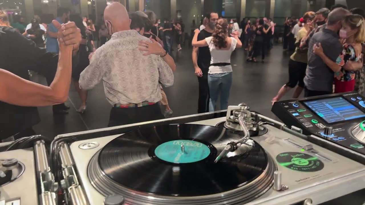 Video thumbnail for Tango .Gustavo Rosas. DJ GUS. Vinilos en el Centro Cultural Kirchner.Marzo 2021.Bs As.Argentina.