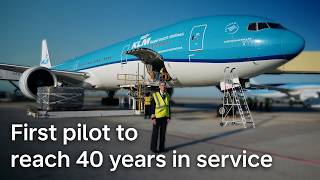 Download lagu Out of The Blue | First pilot to reach 40 years in service mp3