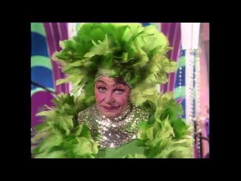 Benita Bizarre (The Bugaloos) says Beat It