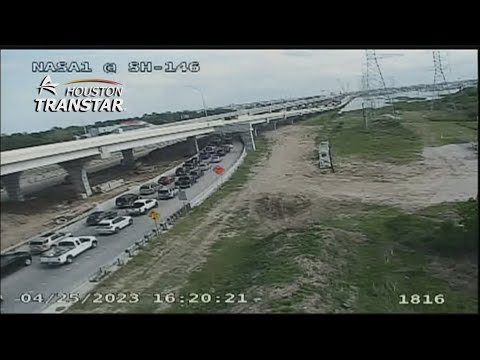 Overturned cement truck causes major traffic on SH-146 in Kemah