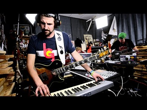 SunSquabi - 'Hustlin' ::: Second Story Garage