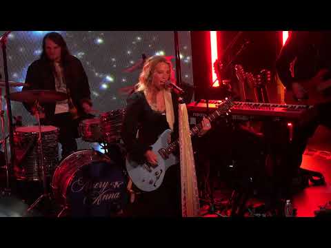 Avery Anna - No More Tears (Ozzy cover), at the Bowery Ballroom in New York, on 12/10/2025