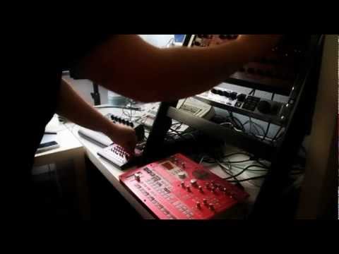 Dirtbox Jams - Live Jam with Korg ESX, MFB522, x0xb0x + Virus
