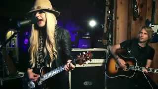 Orianthi &quot;You don&#39;t wanna know&quot; At: Guitar Center