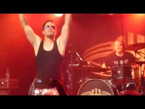 FUN HALEN - Swiss VH Tributeband - Ain't talkin bout love LIVE @ REX Musiktheater Bensheim 28.04.23