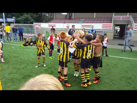 21 augustus 2016 - Wilhelmus JO11-3 Prijsuitreiking na winst Jens Toornstra Toernooi