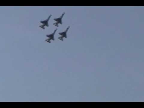 Langley AFB Airshow 2009 - USAF Thunderbirds (Part 4)