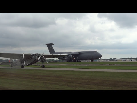 C-5 Galaxy Takeoff - EAA AirVenture 2016 Oshkosh