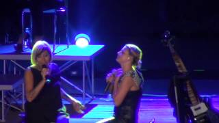 Emma & Malika Ayane - La prima cosa bella (Live @ Arena Flegrea - Napoli) FULL HD