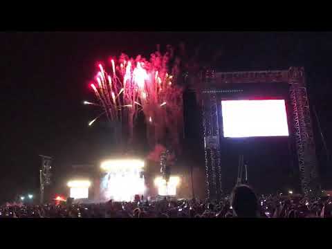 Guns n roses - end of the concert With Fireworks (live Firenze Rocks 2018)