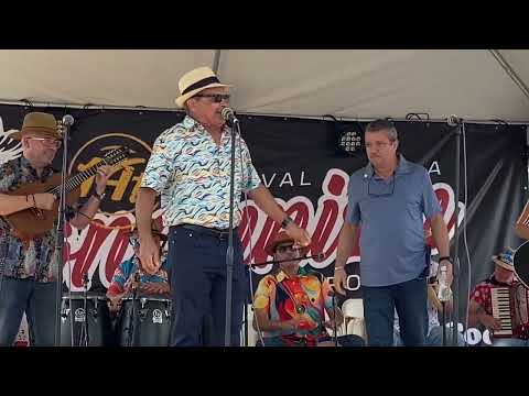 pico a pico en la trova boricua en 14 Festival de la Longaniza