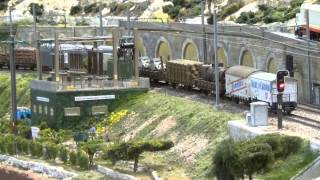 preview picture of video 'Trains miniatures: Le Puy-en-Velay  -  exposition juin 2013'