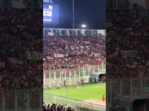 "La garra es un carnaval" Barra: Garra Blanca &bull; Club: Colo-Colo &bull; País: Chile