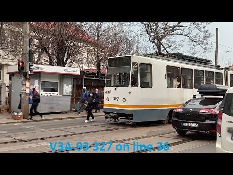 Tramvaiul V3A-93 327 pe linia 36 în zona Lacul Tei în direcția Platforma Industriala Pipera