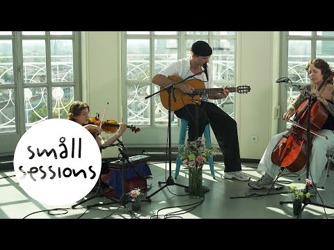 Jules Ahoi - Icarus (live) | Småll Sessions