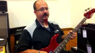 Video thumbnail for MXR Bass Fuzz Deluxe by Easy Music Center