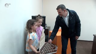 Поставки за телефони получиха учениците на хасковското училище „Васил Левски“