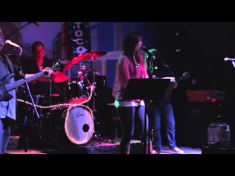 Kelley singing Alone