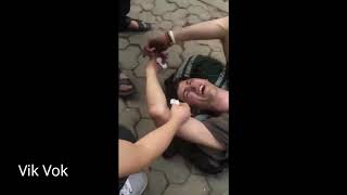 Foreigner got high with Bamboo Pipe Tobacco Vietnam