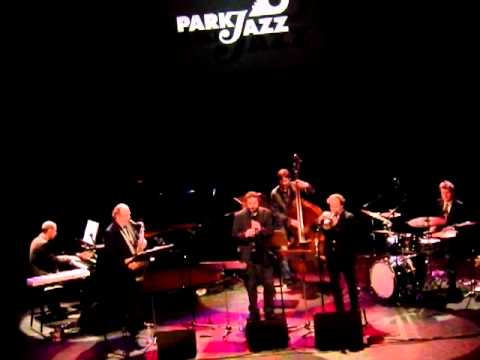 Wofo plays Raymond Scott's "The Girl with the light blue Hair"