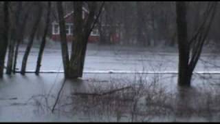preview picture of video 'More flooding in Billerica may 2010'