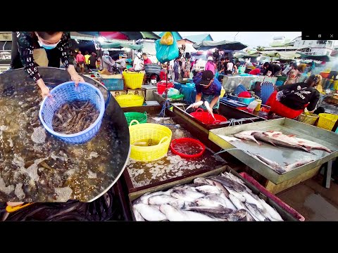 Many Kinds Of Fresh Food For Sales At Chhbar Ampov Early Morning