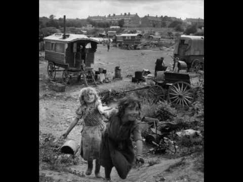 Ando Drom - Phari mamo