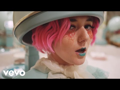 Jessica Lea Mayfield - Offa My Hands (Official Video)