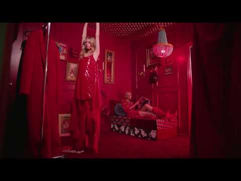 BCBGMAXAZRIA Signature Collection '22