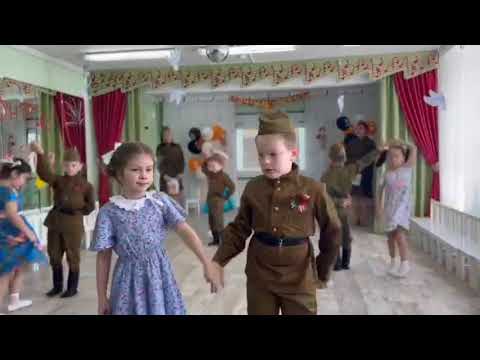 "В лесу прифронтовом", Исполняют: Коллектив "Звёздочки", 7 лет