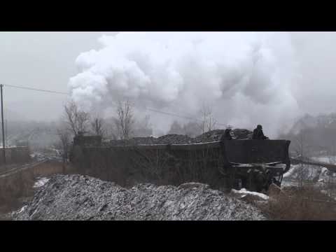 China - Fuxin 7 - Snow on spoil tip - November 2012