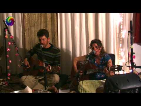 Do Sol Vos Nasce A Luz - Performed by Chen Benita & Tom Holtsman