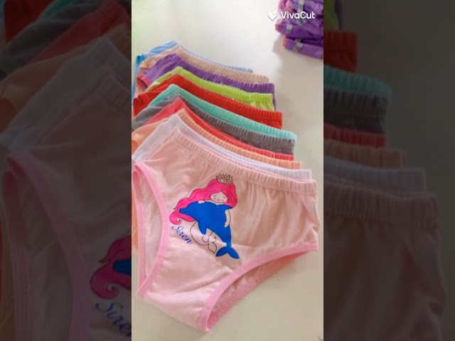 Vídeo relacionado con DOKRIN Sujetadores para niña Conjunto de 4 piezas de sujetador y top para niña, sujetadores básicos de algodón, sujetadores de entrenamiento y ropa interior básica para niñas de 8 a 12 años.