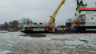preview picture of video 'Nord-Ostsee-Kanal - Ice trip with ferry - Eisfahrt mit Fähre'