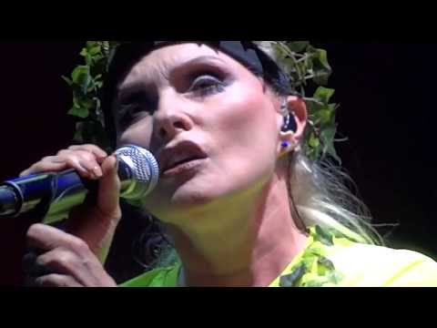 Blondie - Hanging on a Telephone + Union(half) live in Arena Moscow,  Russia 11.06.2013