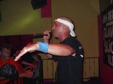 Flavyo - 3 MC ft Adn, Subsapte, Dj Hiero