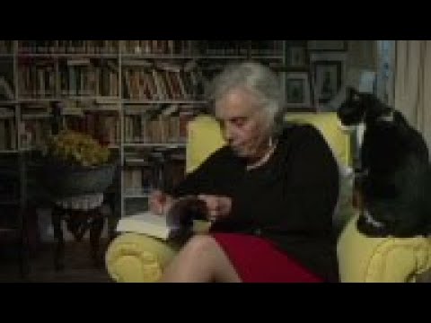 Mexican writer, Elena Poniatowska, speaks about her latest book and the importance of journalism to