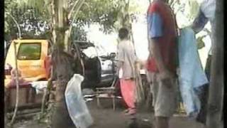 preview picture of video 'Adira dan posko Gali Kubur korban Gempa  Bantul - Yogyakarta 27 Mei 2006 bag.18 didusun Telan'
