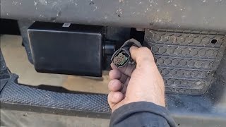 FREIGHTLINER CASCADIA FRONT END RADAR SENSOR SPN 52300 SPN / 523004